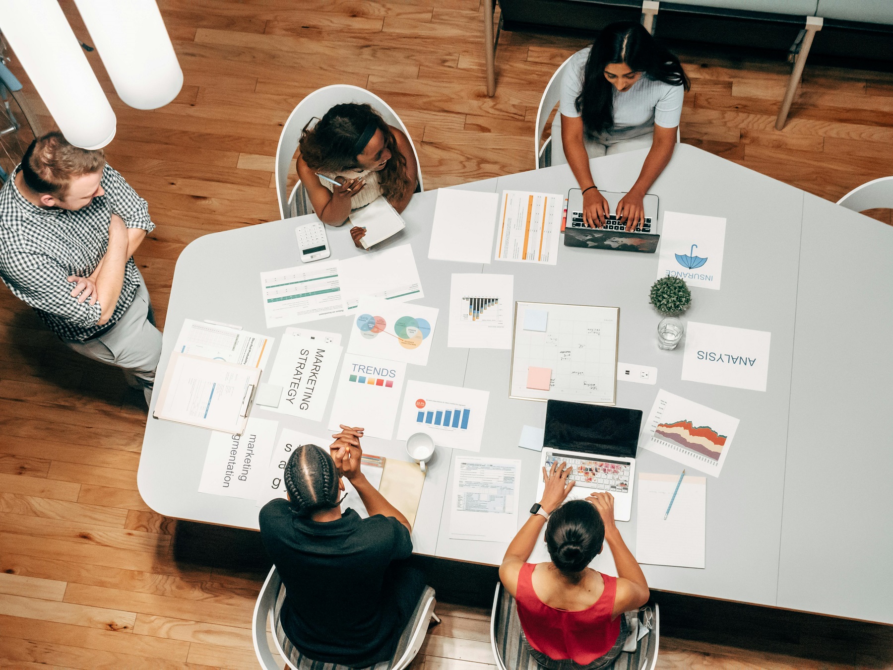 la necessite de creer de emploi